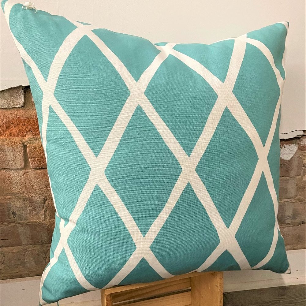 Wyndham 22" Pillow